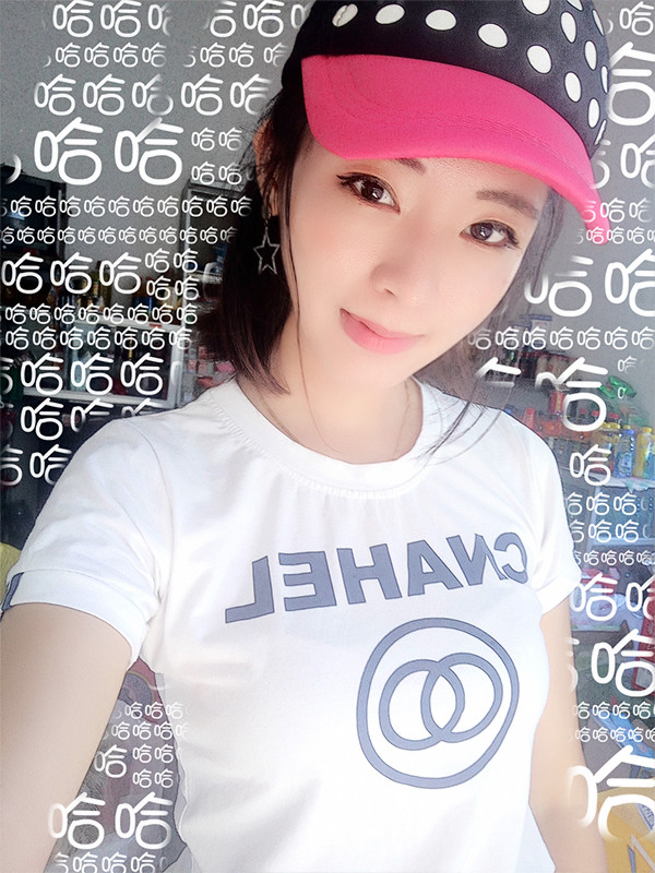 哇塞!没想到自体脂肪填充脸部的果这么神奇,做了之后朋友们都说我回到高中的时候,哈哈哈好开心呀,给你们看看我的变美照片嘻嘻~~~~
