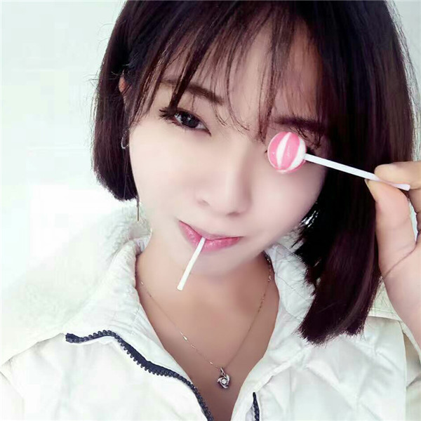 哇塞!没想到自体脂肪填充脸部的果这么神奇,做了之后朋友们都说我回到高中的时候,哈哈哈好开心呀,给你们看看我的变美照片嘻嘻~~~~