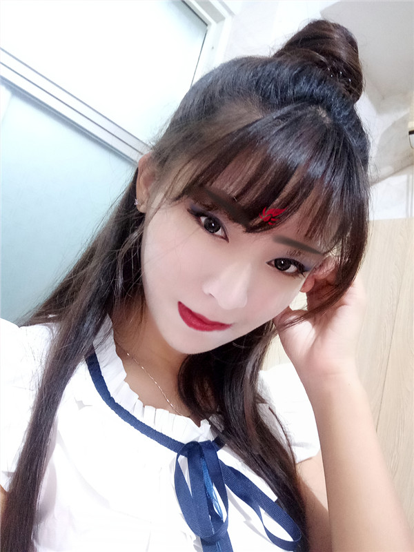 哇塞!没想到自体脂肪填充脸部的果这么神奇,做了之后朋友们都说我回到高中的时候,哈哈哈好开心呀,给你们看看我的变美照片嘻嘻~~~~